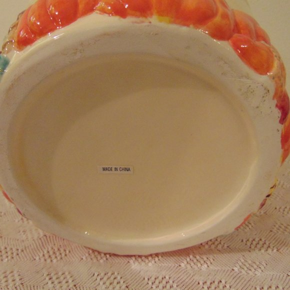 Harvest Time Ceramic Container, Features Pumpkins, Apples, Gourds, 4 inches tall - Picture 6 of 10